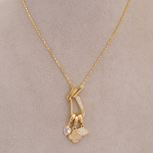 Colar Elo Cartier Diamantado Com Penduricalhos Folheado A Ouro 45cm