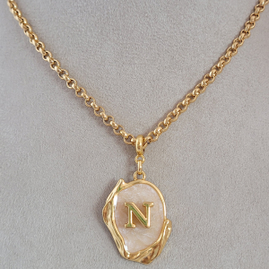 Colar Elo Português Com Pingente Madre Pérola Letra N Verniz Italiano 45cm + Extensor