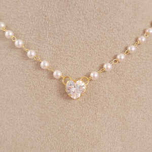 Colar Pérola Com Pingente Coração Cristal Folheado A Ouro 34cm + Extensor