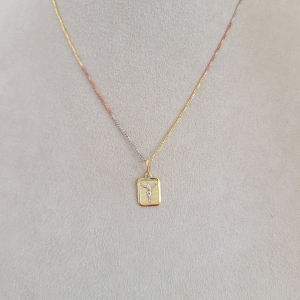 Colar Elo Veneziana Com Pingente Plaquina Cristo Folheado A 3 Ouros 45cm