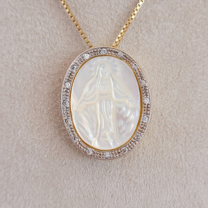 Colar Elo Veneziana Com Pingente Nossa Senhora Das Graças De Madre Pérola Cravejado De Microzircônias 40cm + Extensor