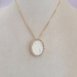 Colar Elo Veneziana Com Pingente Nossa Senhora Das Graças De Madre Pérola Cravejado De Microzircônias 40cm + Extensor