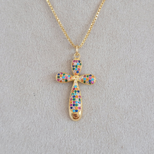 Colar Elo Veneziana Com Pingente Crucifixo Cravejado Microzircônia Colorida 45cm
