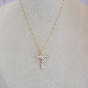 Colar Elo Veneziana Com Pingente Crucifixo Cravejado Zircônias Navete Folheado A Ouro 45cm + Extensor