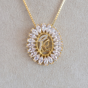 Colar Elo Veneziana Nossa Senhora Rainha Cravejado Zircônia Navete Folheado A Ouro 40cm + Extensor